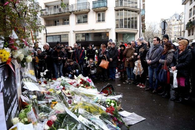  Bilanţul atentatelor din Paris a ajuns la 132 de morţi, după decesul a trei răniţi