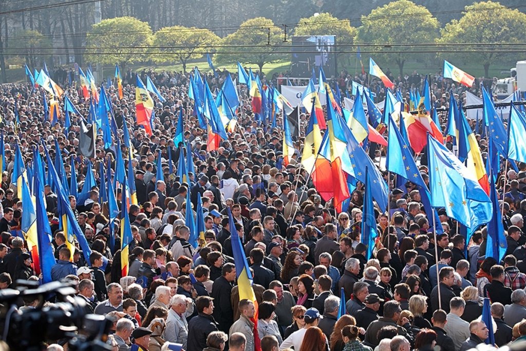  Mitinguri pro şi contra unirii Republicii Moldova cu România, organizate la Chişinău