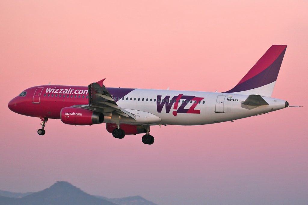  OFICIAL: WizzAir deschide o bază aeriană la Iaşi anul viitor. Introduce 5 rute noi