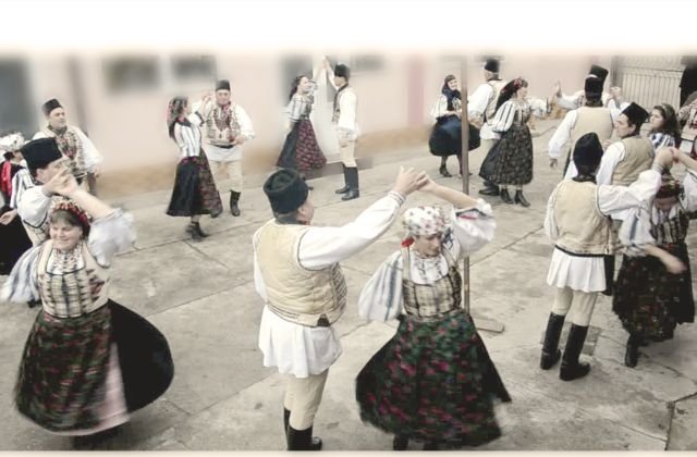  Dans românesc în patrimoniul UNESCO – Feciorescul de Ticuş
