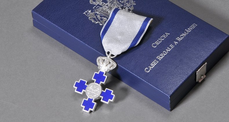  Crucea Casei Regale a României pentru echipele medicale trimise la Colectiv