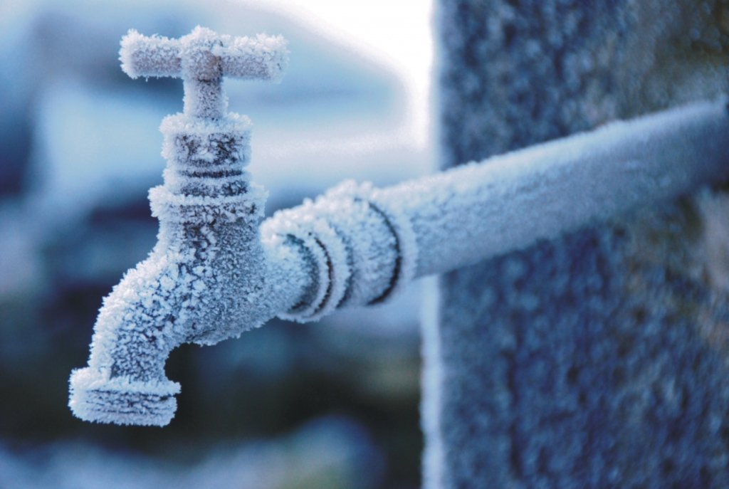  A venit gerul! Cum vă protejaţi conductele de apă contra îngheţului?
