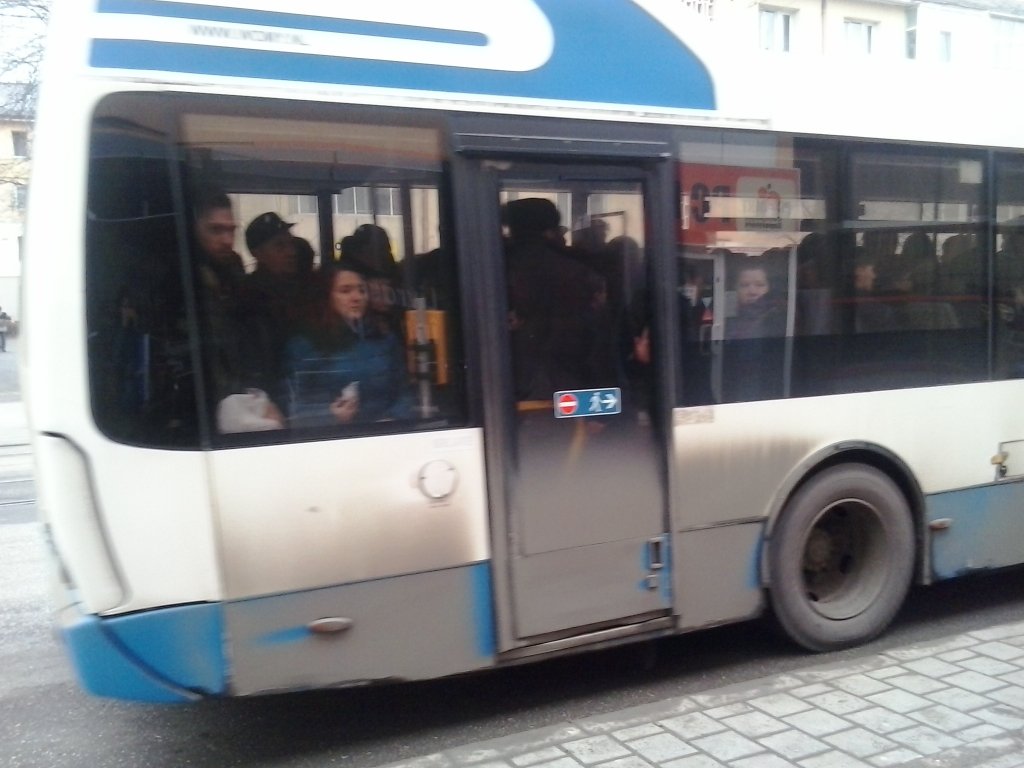  179848_117671_stiri_imbulzeala-autobuz-7