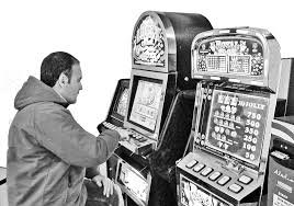  Iubitorilor de slot-machine