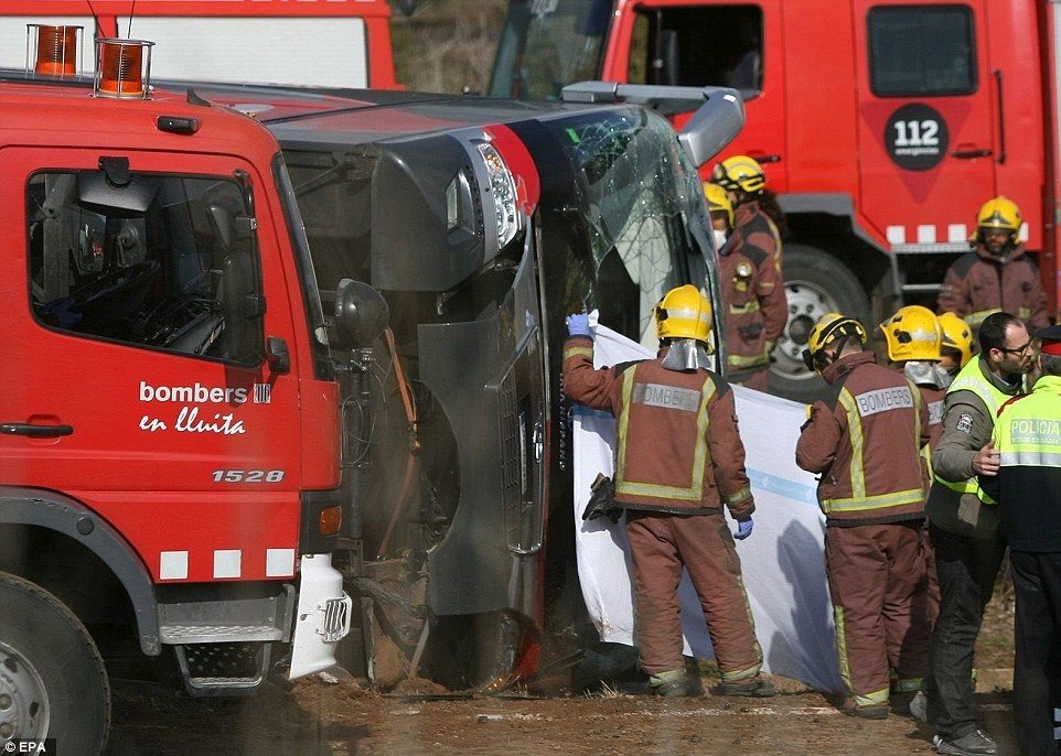  188163_122615_stiri_Accident-cumplit-autocar-Spania-foto-DailyMail-2