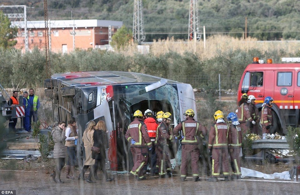  188164_122615_stiri_Accident-cumplit-autocar-Spania-foto-DailyMail-3