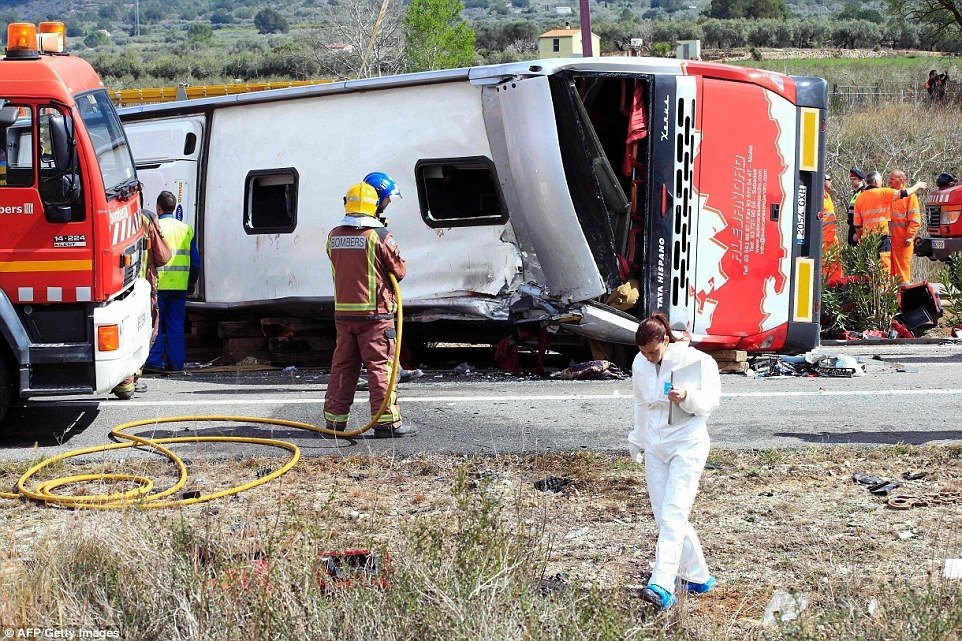  188165_122615_stiri_Accident-cumplit-autocar-Spania-foto-DailyMail-4