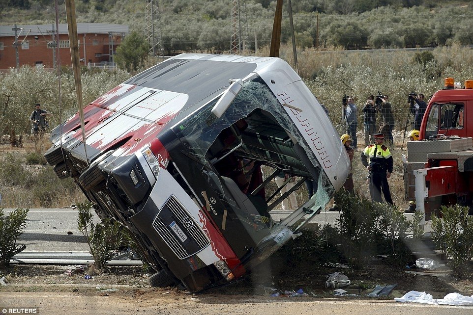  188171_122615_stiri_Accident-cumplit-autocar-Spania-foto-DailyMail-10