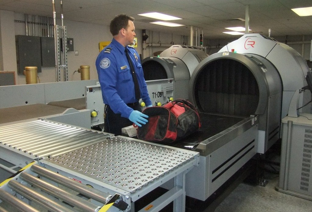  Noi echipamente pentru scanarea bagajelor la Aeroport. Se vor detecta explozibilii
