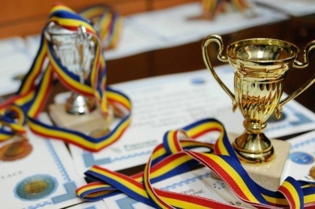  Elevii ieşeni au obţinut zeci de premii la olimpiadele naţionale