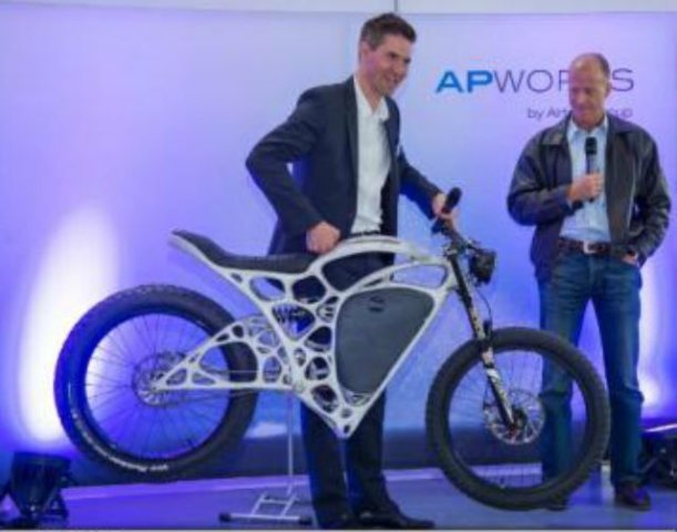  VIDEO: Motocicletă produsă prin imprimare 3D, prezentată de o filială Airbus