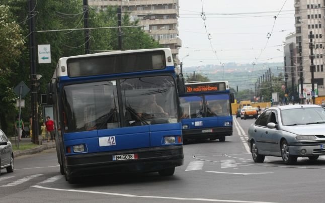 Autobuz ce face legătura între Tudor şi Copou, vandalizat în plină zi