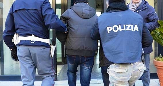  Imigrant român, arestat preventiv în Italia după ce a agresat doi agenţi de poliţie