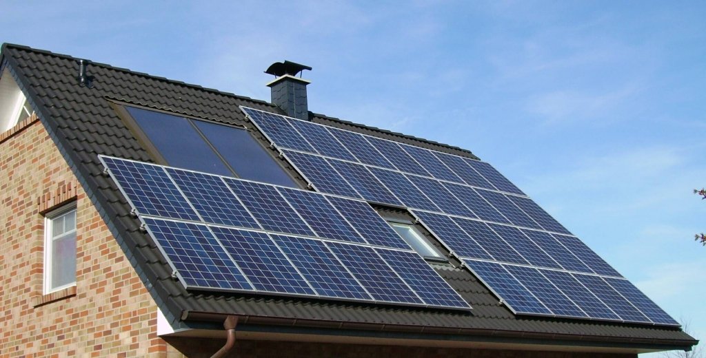  Panouri fotovoltaice oferite de Asociația Free Miorița locuitorilor unui cătun neelectrificat