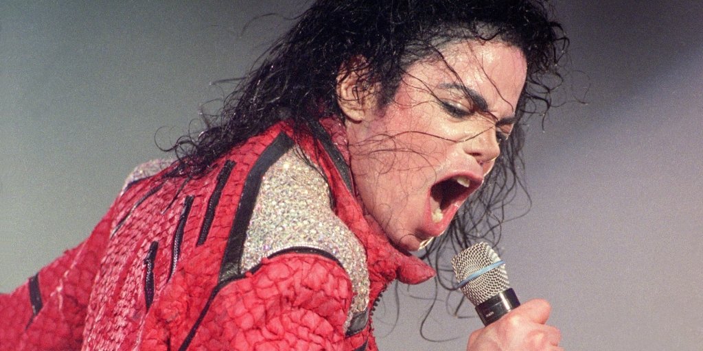  Fotografii si materiale pornografice cu minori, gasite in casa lui Michael Jackson