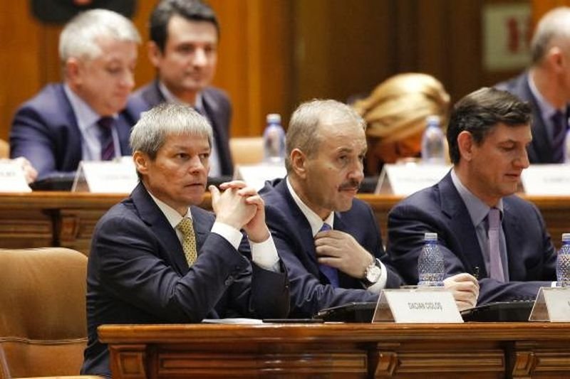 Cioloş discută cu vicepremierii şi ministrul de externe pe tema Brexit