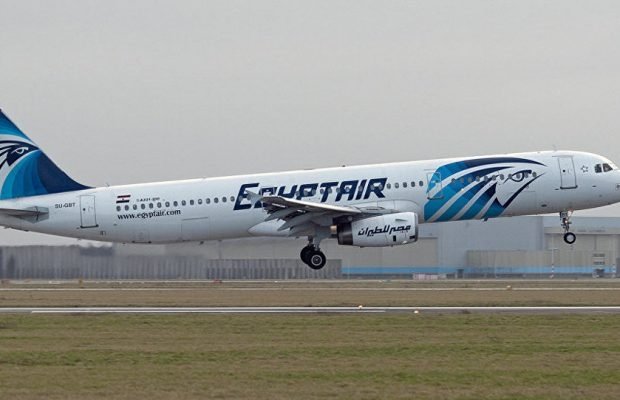 Prabusirea avionului EgyptAir: Analiza cutiei negre confirma prezenta fumului la bord