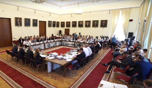  Ședinţă de consiliu local Iași cu scandal. S-a votat: împrumut pentru autobuze noi
