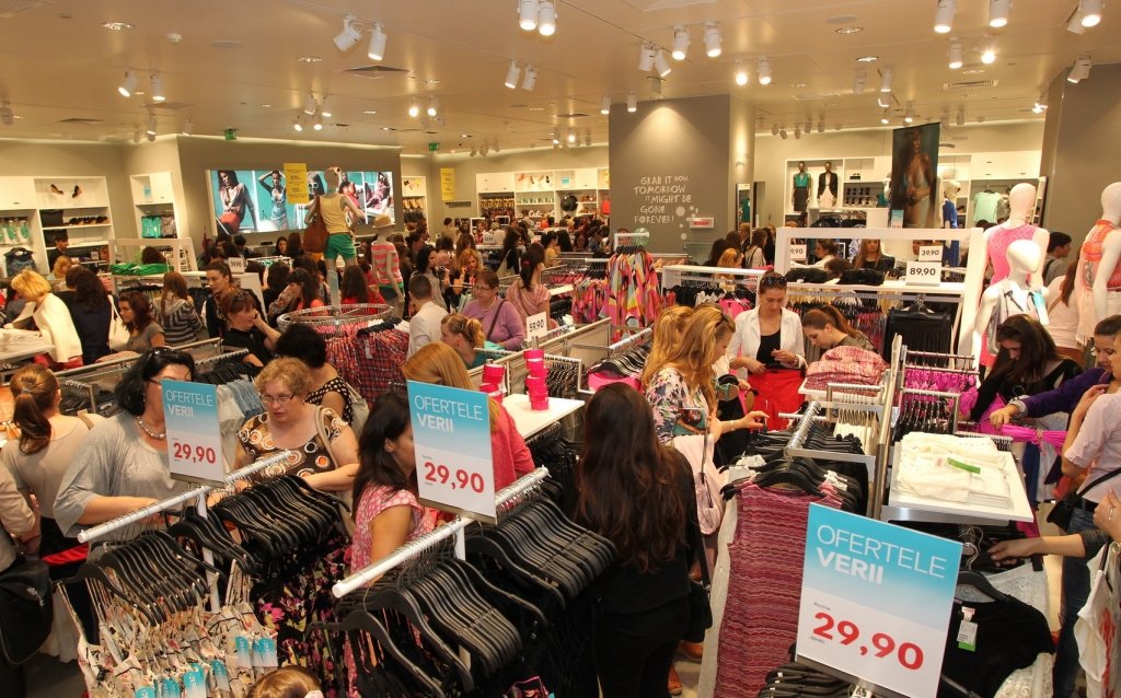  H&M deschide al doilea magazin din Iaşi, la Iulius Mall