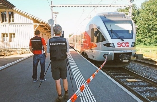  O tânără a murit ca urmare a rănilor suferite în timpul atacului din tren în Elveția