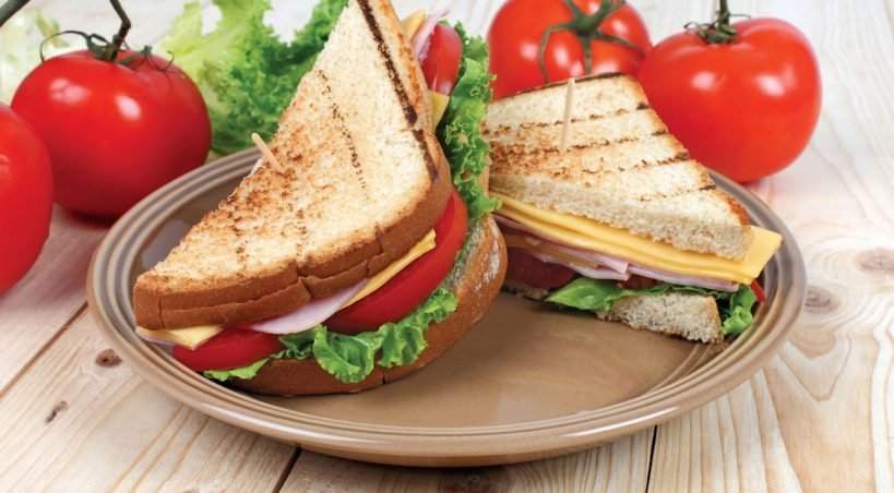  De ce nu ar trebui să mai mănânci sandvişuri la prânz