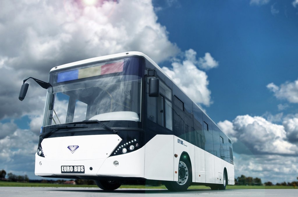  Opt autobuze noi Eurobus Diamond cu aer condiționat ajung la Iaşi zilele acestea