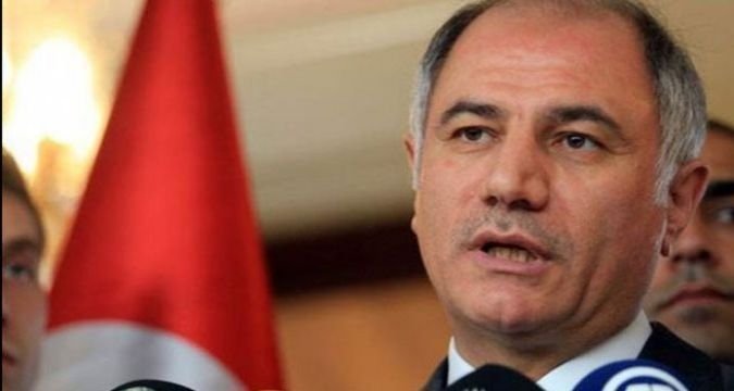  Premierul Turciei anunţă că ministrul de Interne turc, Efkan Ala, a demisionat în urma seriei de atentate