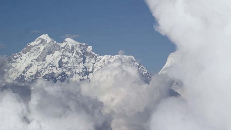  VIDEO: Un elicopter ajunge la Everest şi surprinde imagini care îţi taie răsuflarea