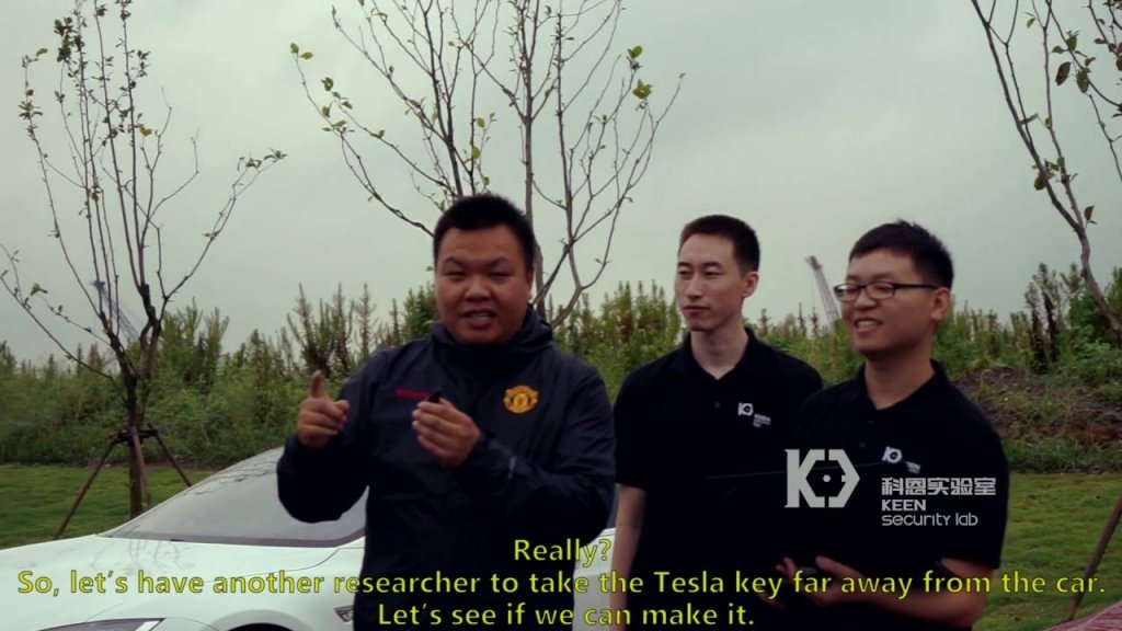  VIDEO: Doi chinezi au spart o masina Tesla de la 19 km distanta folosind Wi-Fi