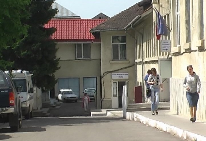  Şefa Spitalului CF Paşcani susţine că a găsit 3 medici