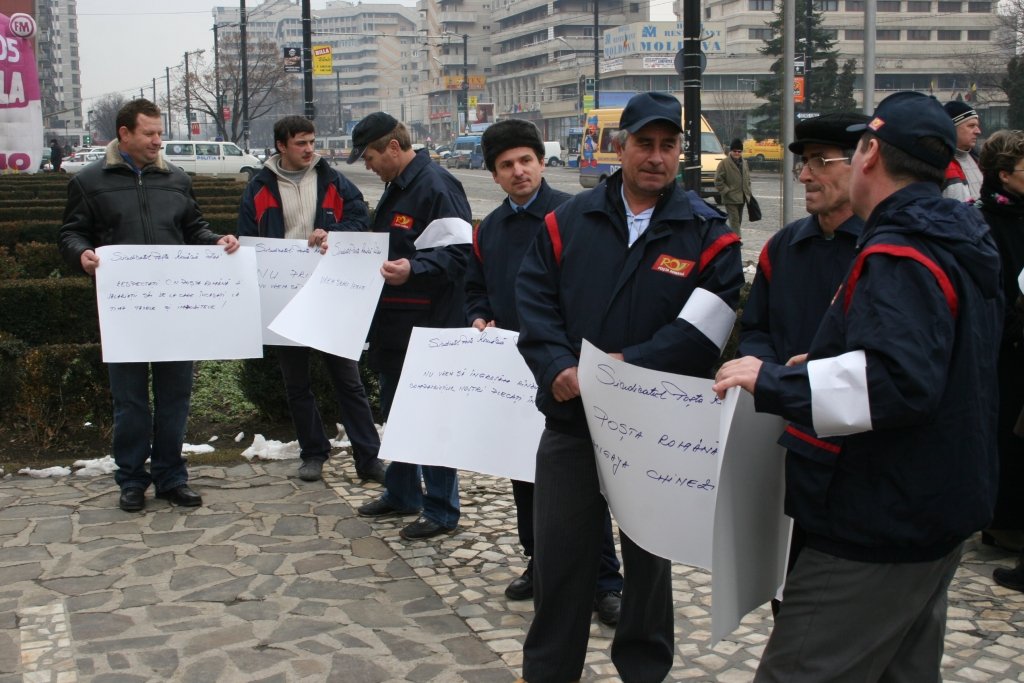  Salariaţii de la Poşta Iaşi au protestat pentru mărirea lefurilor