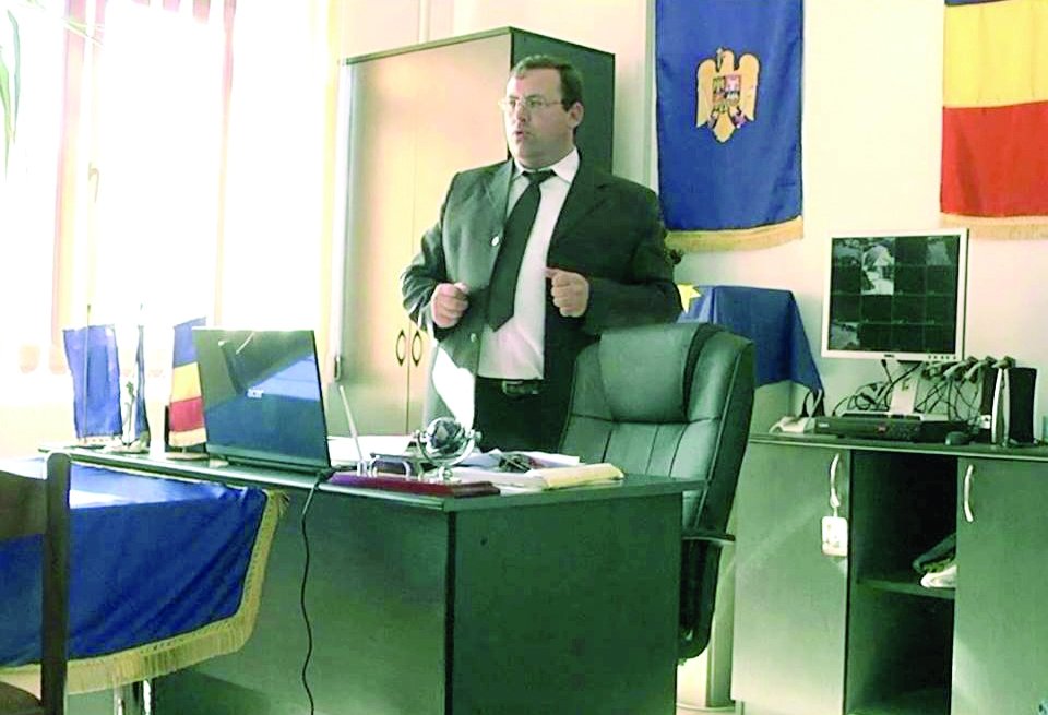  Un primar din Iași și-a pierdut mandatul după ce l-a pocnit cu pumnul pe un consilier