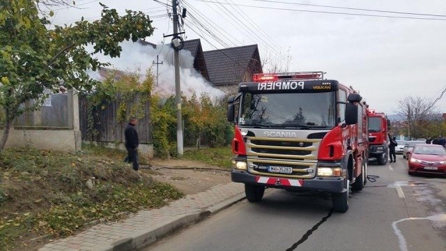  VIDEO: Pensionari din Galata rămaşi pe drumuri. Casa lor a ars în întregime
