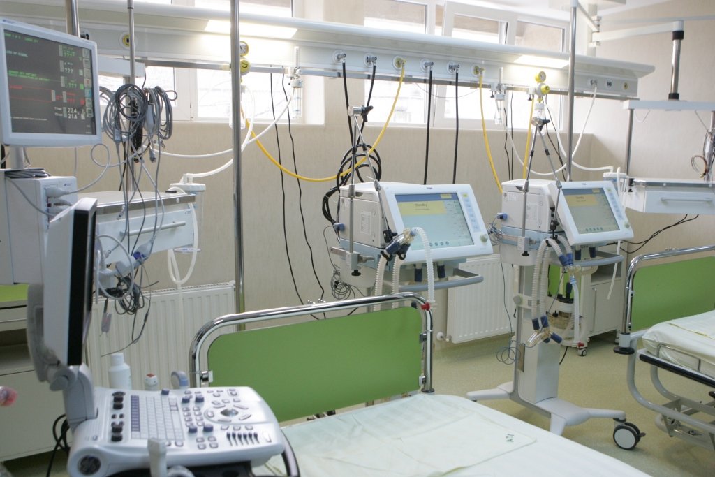 DUREROS! De patru luni, un tânăr electrocutat în Copou e în comă la spitalul Sf. Spiridon