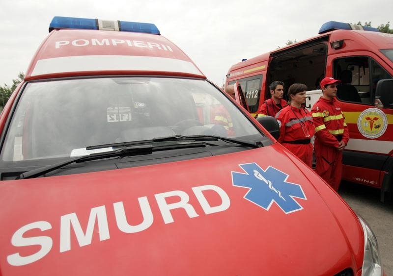  O tânără din Iași a suferit răni multiple după ce o sobă de teracotă a sărit în aer