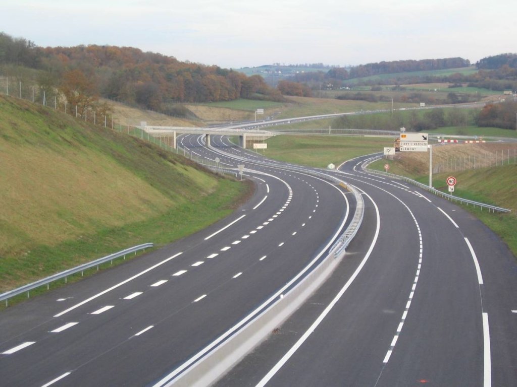  Ministrul Transporturilor: Anul viitor o sa fie 150 de kilometri de autostrada