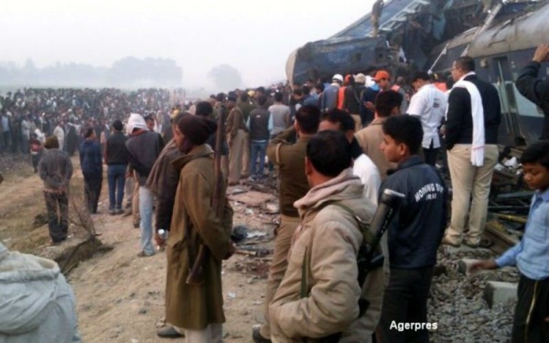  224535_145005_stiri_accident-tren-in-india