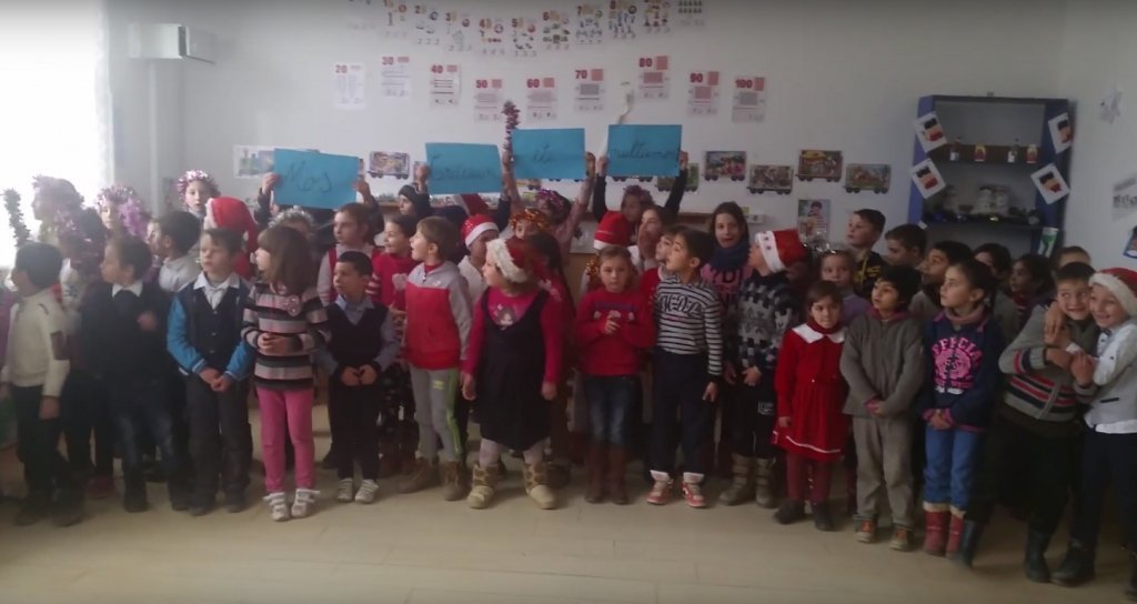  VIDEO: Reacția fabuloasă a copiilor din Lungani la primirea darurilor