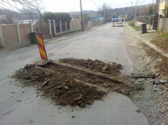  Drumul judeţean spre Bârnova nu va fi asfaltat prea curând. De ce au fost amânate lucrările