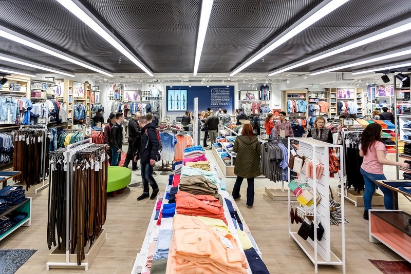  Reduceri de până la 70% în magazinele din Palas Mall