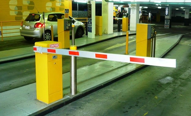  Primăria caută sisteme automate de taxare pentru parcări