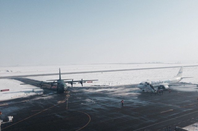  Ceaţa a închis aeroporturile din Moldova. Vizibilitatea minimă obligatorie: 450 metri