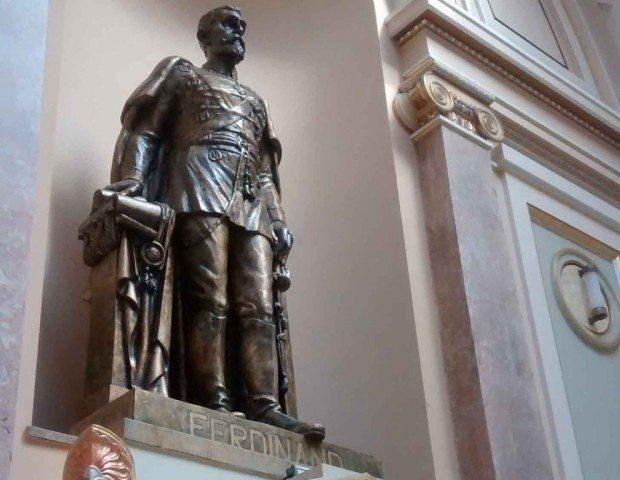  Sculptorul Crengăniş are patru luni să facă mulajul statuii lui Ferdinand I