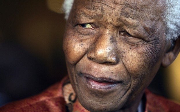  Nelson Mandela rămâne în STARE CRITICĂ. Preşedintele sud-african: Medicii fac tot posibilul pentru confortul lui