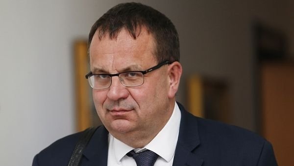  Ministru ceh demis după ce a spus că roamingul este un lux