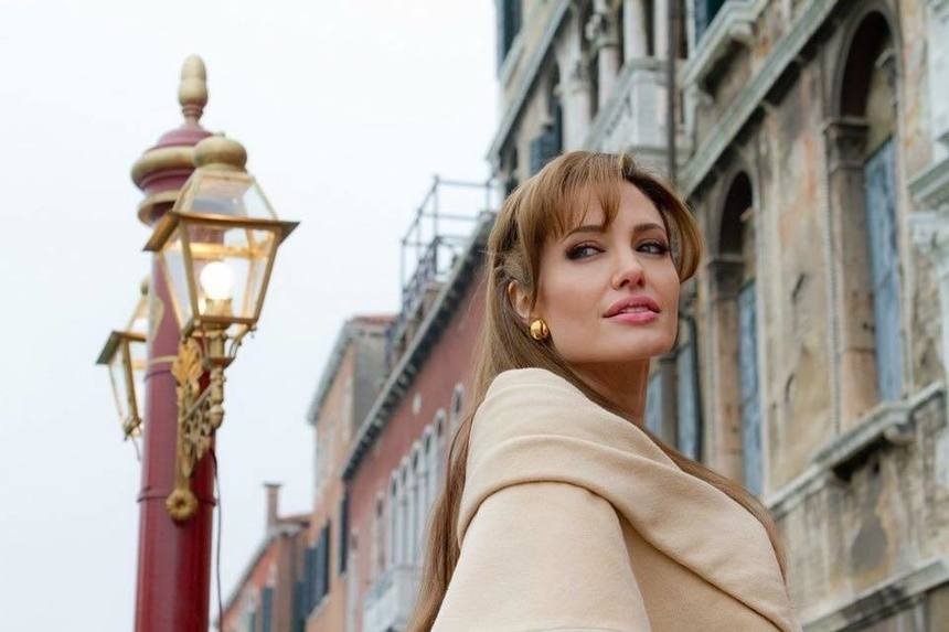  Angelina Jolie şi Cristiano Ronaldo vor apărea într-un serial turcesc despre o familie de refugiaţi