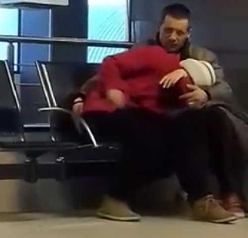  VIDEO: Dragoste mare, pur românească, în Aeroportul Otopeni!
