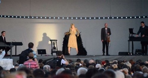  Si a fost sa FIE concert: Kaas chante Piaf  in Tirgul Iesilor