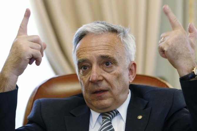  Guvernatorul Băncii Naționale a României, Mugur Isărescu, a turnat la Securitate sub numele de cod „Manole”