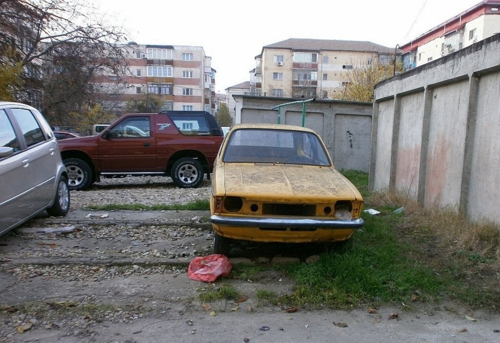  PROIECT: Maşinile abandonate în Paşcani ar putea fi duse la fier vechi